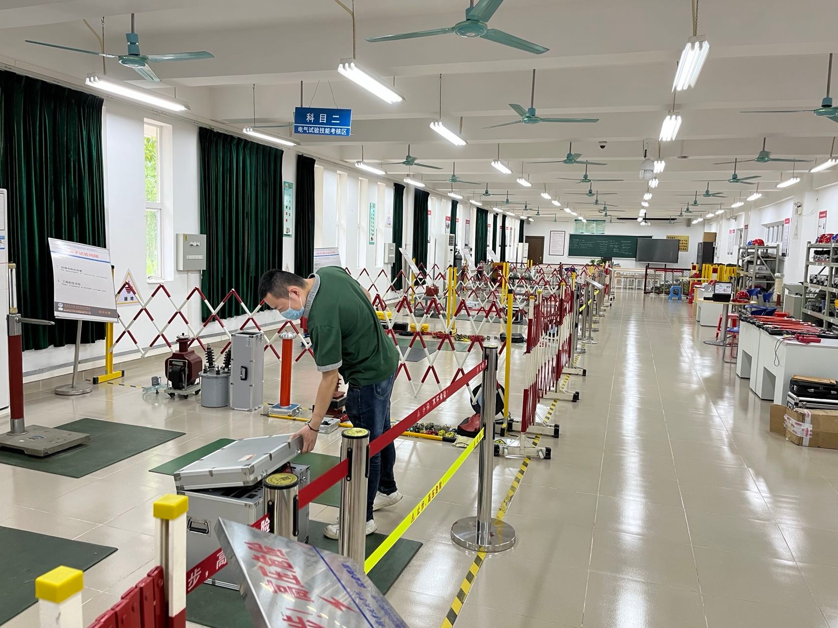 ?    ?廣東水利電力職業技術學院實訓室設備、軟件及系統建設項目